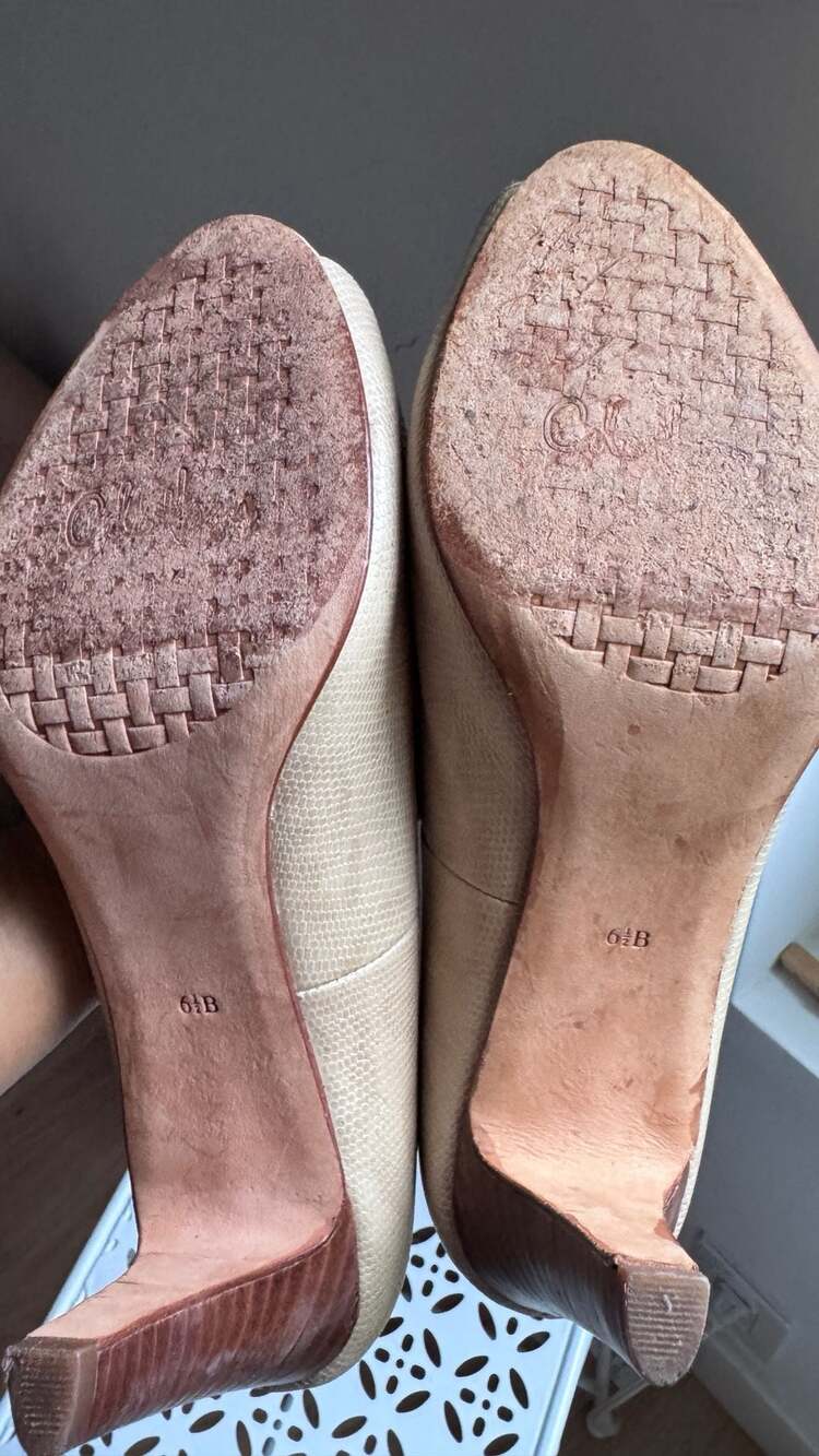Cole Haan Beige Embossed Leather Peep Toe Heels Size 6.5B - Picture 9 of 9